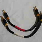 キンバーケーブルの上位シリーズ [select] の bi-wire ジャンパーケーブルです。２組４本でセットです。