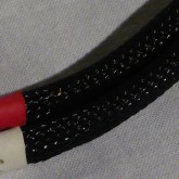 製品は黒いメッシュジャケットを纏っています。高級感ある風貌です。