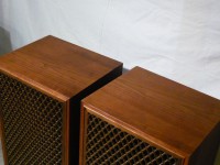 製品はわりと良い状態が保たれていますが、些細擦り傷などはご容赦ください。