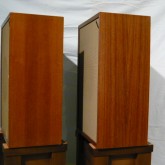 製品横部です。キャビネットの木部は非常に良い状態が保たれています。