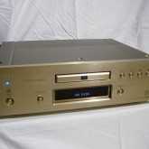 DENON の SACD プレーヤーです。2009年11月、pick-up は新品に交換しました。