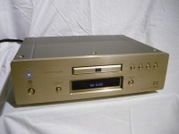 DENON の SACD プレーヤーです。2009年11月、pick-up は新品に交換しました。