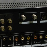 VHF/UHF が独立しています。接続の際はご注意ください。
