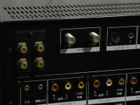 VHF/UHF が独立しています。接続の際はご注意ください。