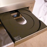 トレイを開けた状態です。この機器はLD専用機です。CD対応ではありません。
