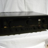 サンスイの力作プリアンプ C-2301 です。徹底した造り込みから当時の意気込みが感じられます。