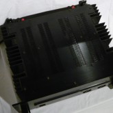 製品上部です。上部には傷などが多く見受けられます。