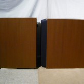 製品横部です。大きな傷もなく、キャビネットも良い状態です。
