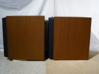 製品横部です。大きな傷もなく、キャビネットも良い状態です。