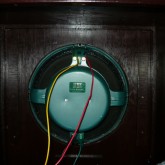 エンクロージャーに収められているユニットです。601C (グリーン)　です。