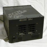 コンパクトな筐体ながら 200w+200w 、エネルギッシュで押し出し感溢れるサウンドです。
