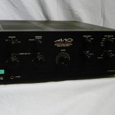 NEC の名作　A-10 Ⅳ 、セパレート・パワーアンプかと思うほどの質量です。