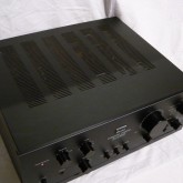 製品上面です。大きな傷なども無く、良好な状態と判断できます。