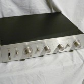 パイオニアの 2way チャンネルデバイダーです。初心者でも使用しやすい製品です。