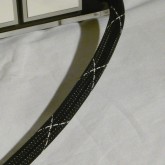 AC ケーブルは13mm ほどの太さです。着脱はできません。