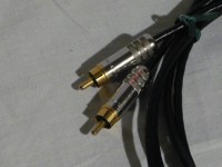 RCA プラグは neutrik NYS352G です。