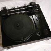 製品を上から見写真です。太いガイドレールの上をアーム部が移動します。