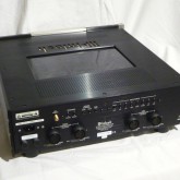 C1000C 背面部です。ACケーブルはこちらに接続します。C1000T とは専用ケーブルで接続します。
