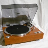 現行モデルレコードプレーヤーです。