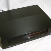 製品は使用感も少なく良い状態ですが、天板にある小さな傷は別途写真にて掲示します。