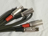 XLR プラグは ITT 製です。