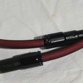 AES-EBU (110Ω) です。coaxial (RCA/75Ω) ではありませんのでご注意ください。