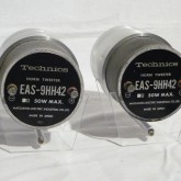 製品背面部です。ターミナルはY-lug使用推奨です。