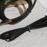 RCA input ケーブルが付属しています。ACケーブルもメンテナンス済みです。