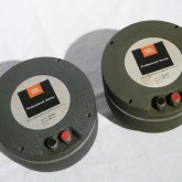 JBL 4300 シリーズ初期に採用された名ドライバーです。