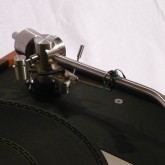 組み合わされるアームは Fedelity Research 64S です。