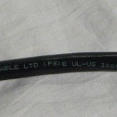 ケーブルは  (角PSE) を取得しているようです。
