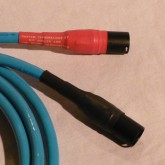 XLR balance プラグです。