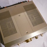 余裕の物量を投入し、堅実な製品つくりの姿勢が覗えます。