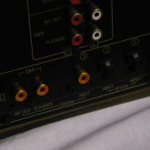 デジタル入出力端子が装備されています。