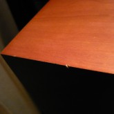 製品背面角の打痕の追加写真です。