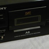 [A8] が製品名です。コンシューマー製品にはない型番です。