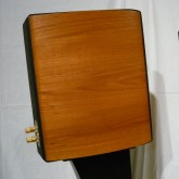 製品両サイドの木製パネルも非常に良い状態です。