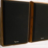 海外製リーズナブルスピーカーの草分け的存在、Reference One です。