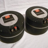 JBL alnico-V マグネット採用2inchスロートドライバーの最終型です。