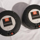 製品表示面の写真です。塗装には多少のダメージが点在しています。