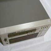 製品前上部・傷の拡大写真です。