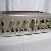 1975年発表、DENONのプリメインアンプです。
