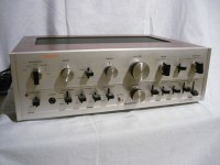 1975年発表、DENONのプリメインアンプです。