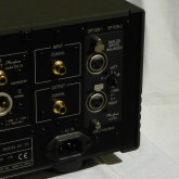 AI2-B1 アナログXLRインプットボード(オプション品)が附属しています。