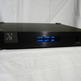 wadia 9 DACユニットです。ブルーのディスプレイが目を引きます。