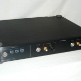 wadia 9 DAC 製品背面です。digital inputs は ST-link ３系統です。