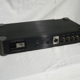wadia 10 製品背面です。digital inputs は ST-link / coaxial(BNC)×3 / AES-EBU / TOS link です。ST link で出力します。