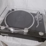 YAMAHA GT-2000 analog disc player
