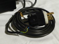 付属の純正電源はケーブルを再接続すれば使用できる状態です。