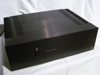 JBL ブランドの 2ch パワーアンプです。